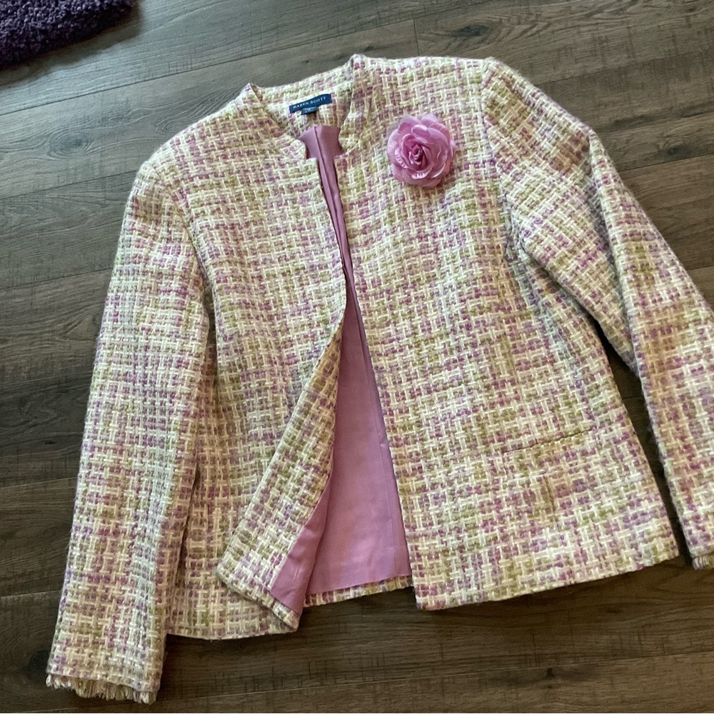 Romantic pastel blazer, pink lining